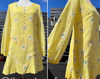 70's Lemon Yellow Daisy Mini Dress Sz M (FLAWS-Please Read)