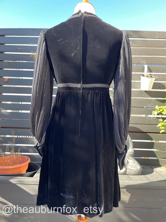 60's Witchy Mod Black Velvet Mini Dress with Acco… - image 7
