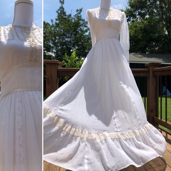 70's Edwardian Lawn Dress w/Lace by Gunne Sax Sz S