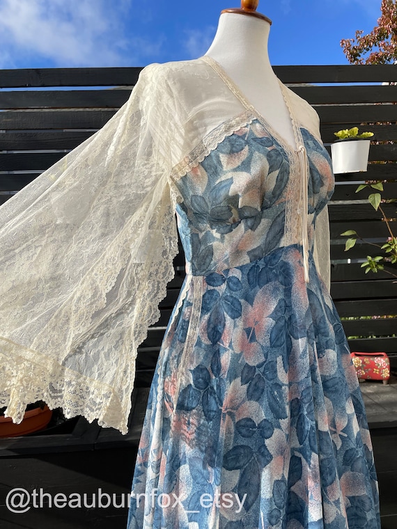 70's Gunne Sax Moody Blue Leaf Print With Lace Angel Sleeves