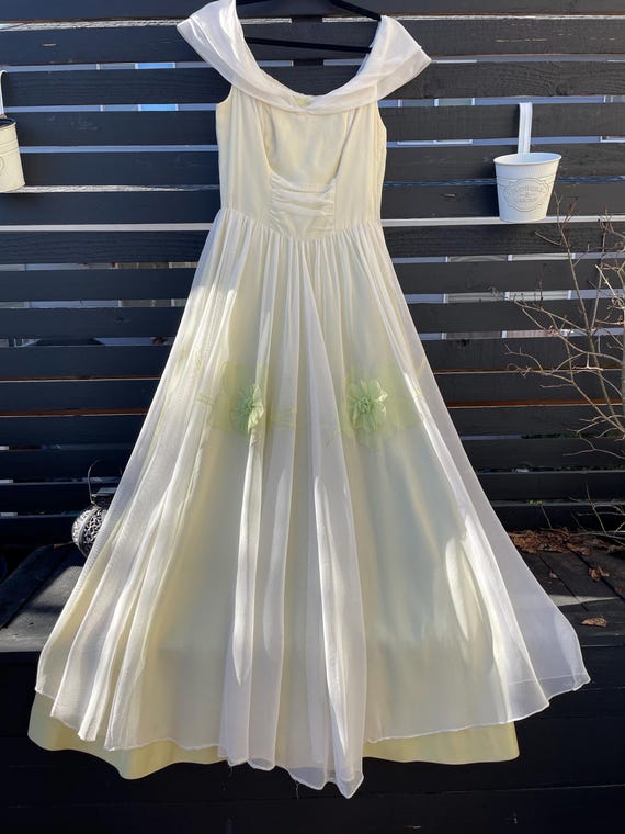 40's Celery Green Formal Dress with Floral Appliqu Sz S