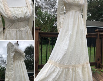 70's Vanilla Eyelet & Lace Milkmaid Gunne Sax Maxi Dress Sz XS