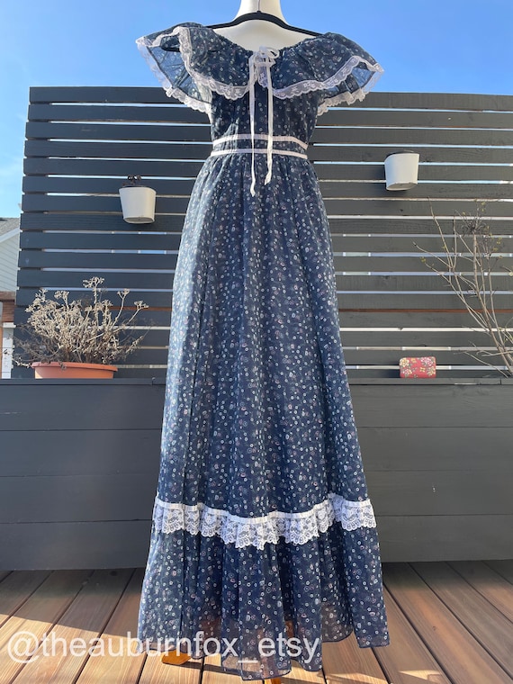 gunne sax off the shoulder dress Vintage Gunne Sax Ivory Floral Off-the-Shoulder Dress at 1stDibs