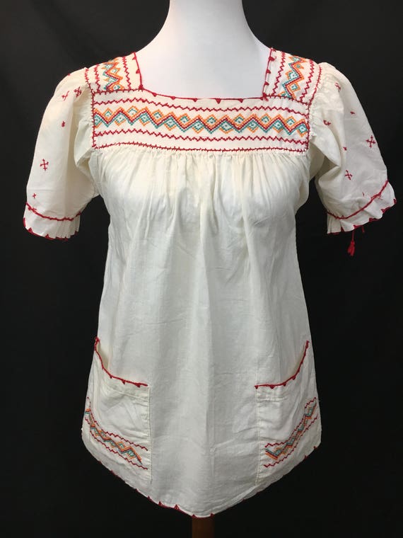 70's Embroidered Mexican Top with Pockets - image 1