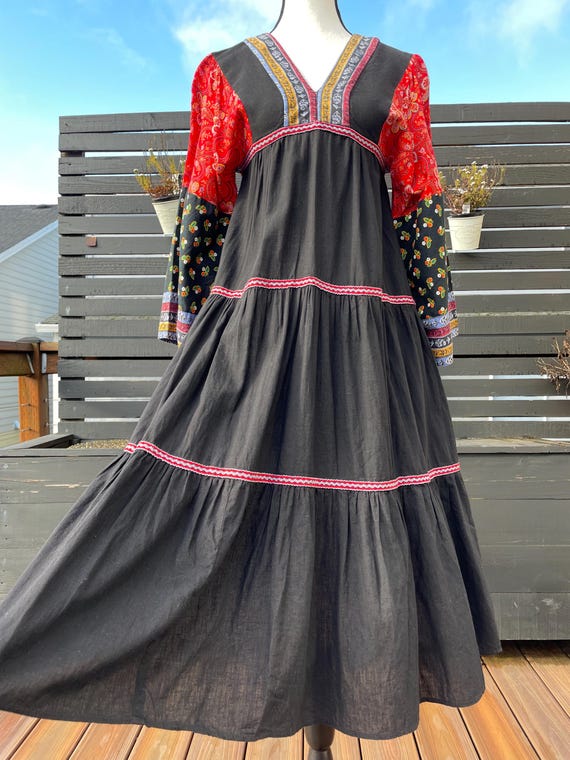 70's Pret-A-Porter Black Hippie Dress with Wide Sleeves Sz XXS