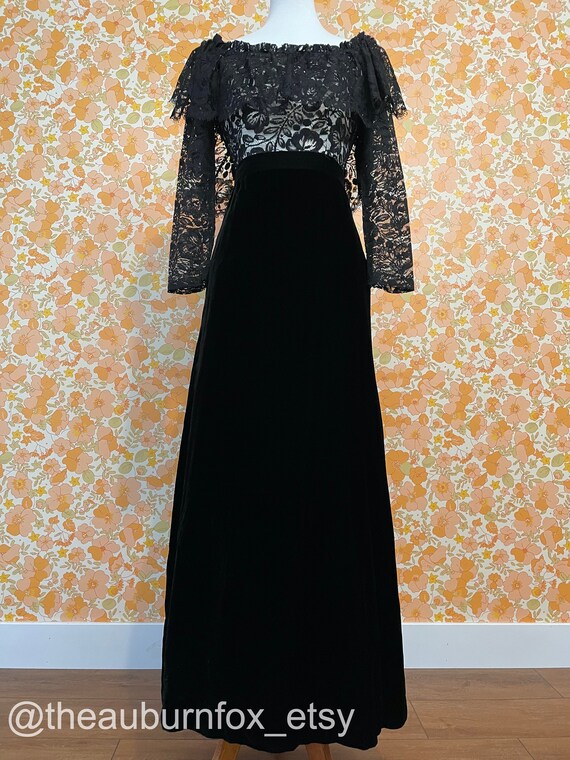 70's Black Velvet & Lace On/Off Shoulder Maxi Dre… - image 4