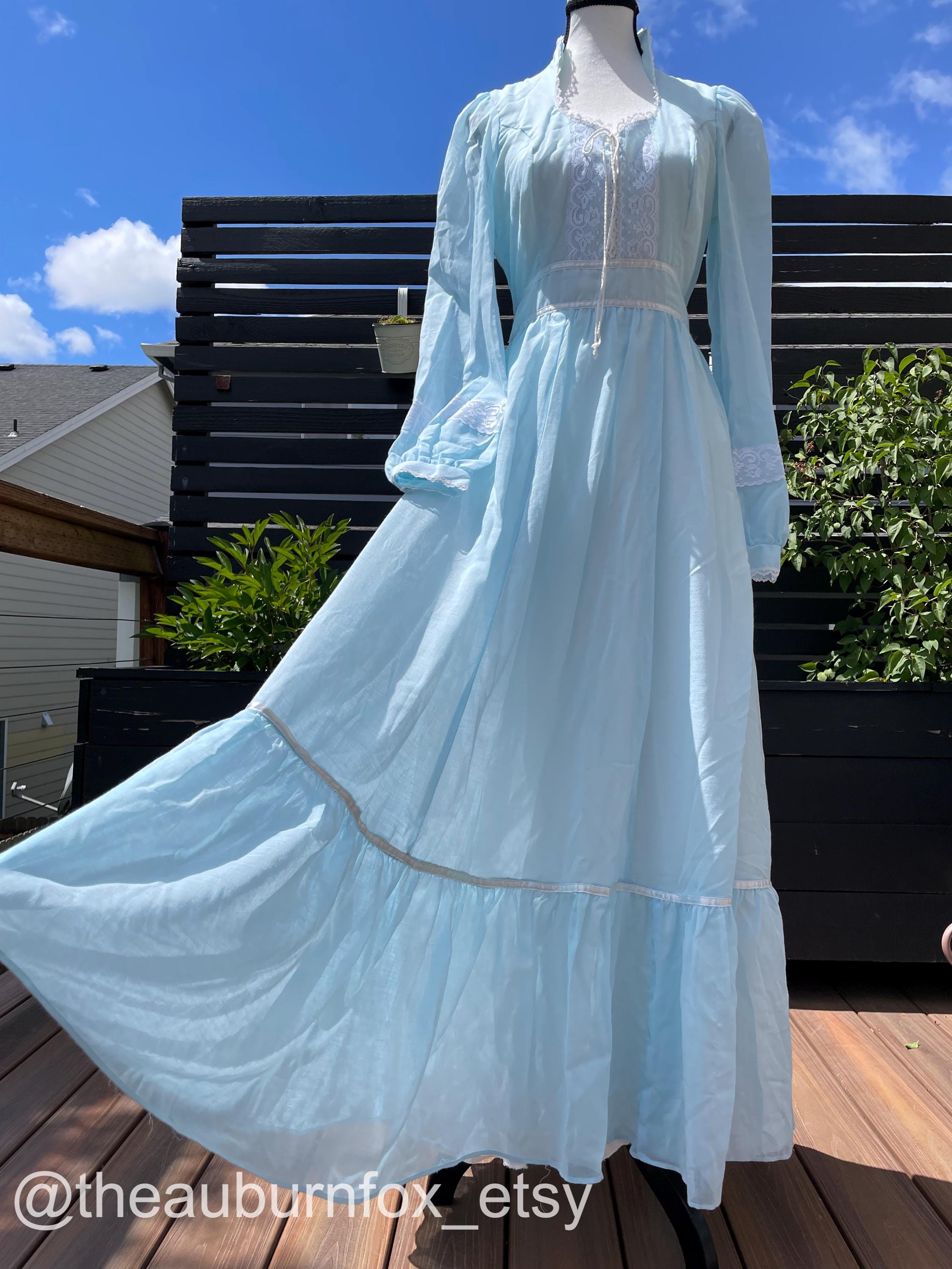 beautiful white dresses Nox Anabel E917W Short Floral Lace Homecoming Cocktail Dress