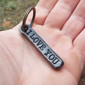 Iron anniversary gift, 6th anniversary key chain. Blacksmith forged personalized key chain gift. Wrought iron customized keychain. Bild 2