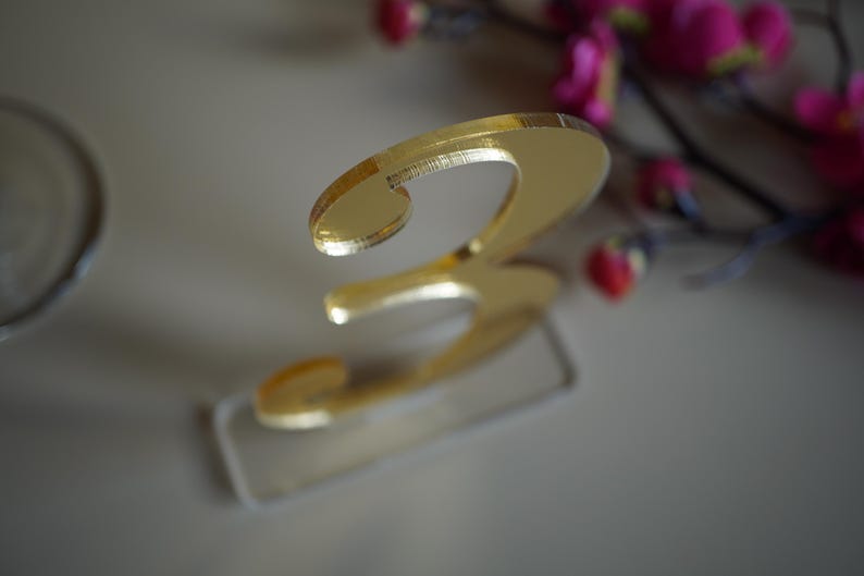 Wedding Table Numbers Gold Mirror Acrylic, Personalized Laser Cut Table Numbers, Modern Wedding Decor, Elegant Table Sign, Custom Numbers Bild 9