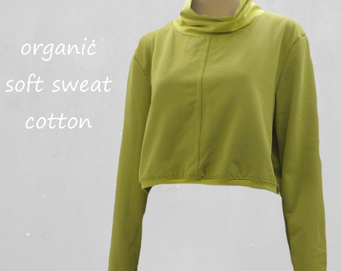 Cropped sweater made of soft sweat organic cotton