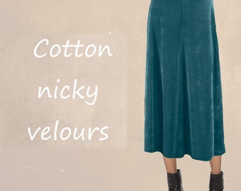 Velvet maxi skirt in hourglass line