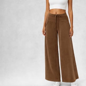 Pantalones de yoga confeccionados en suave algodón orgánico.