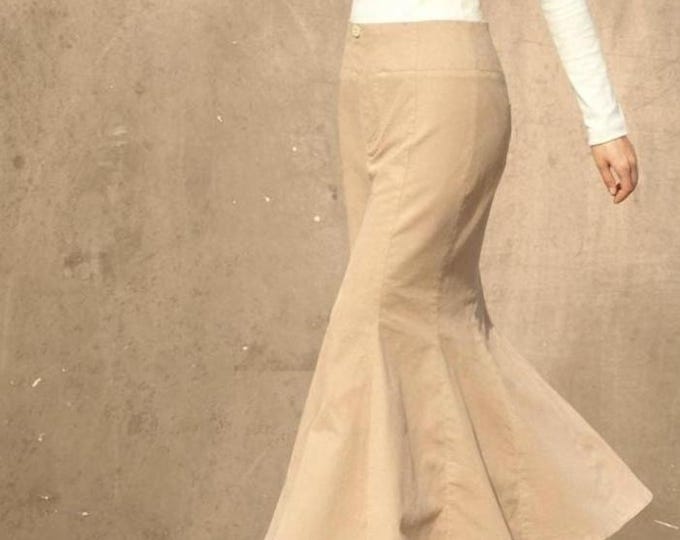 Corduroy maxi skirt in hourglass line, maxi ribcord skirt