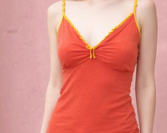 top de algodón orgánico, camisola de algodón orgánico, moda justa, ropa sostenible, comercio justo, camisola romántica de algodón con certificación GOTS,