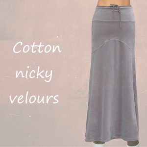 Velvet maxi skirt in hourglass line