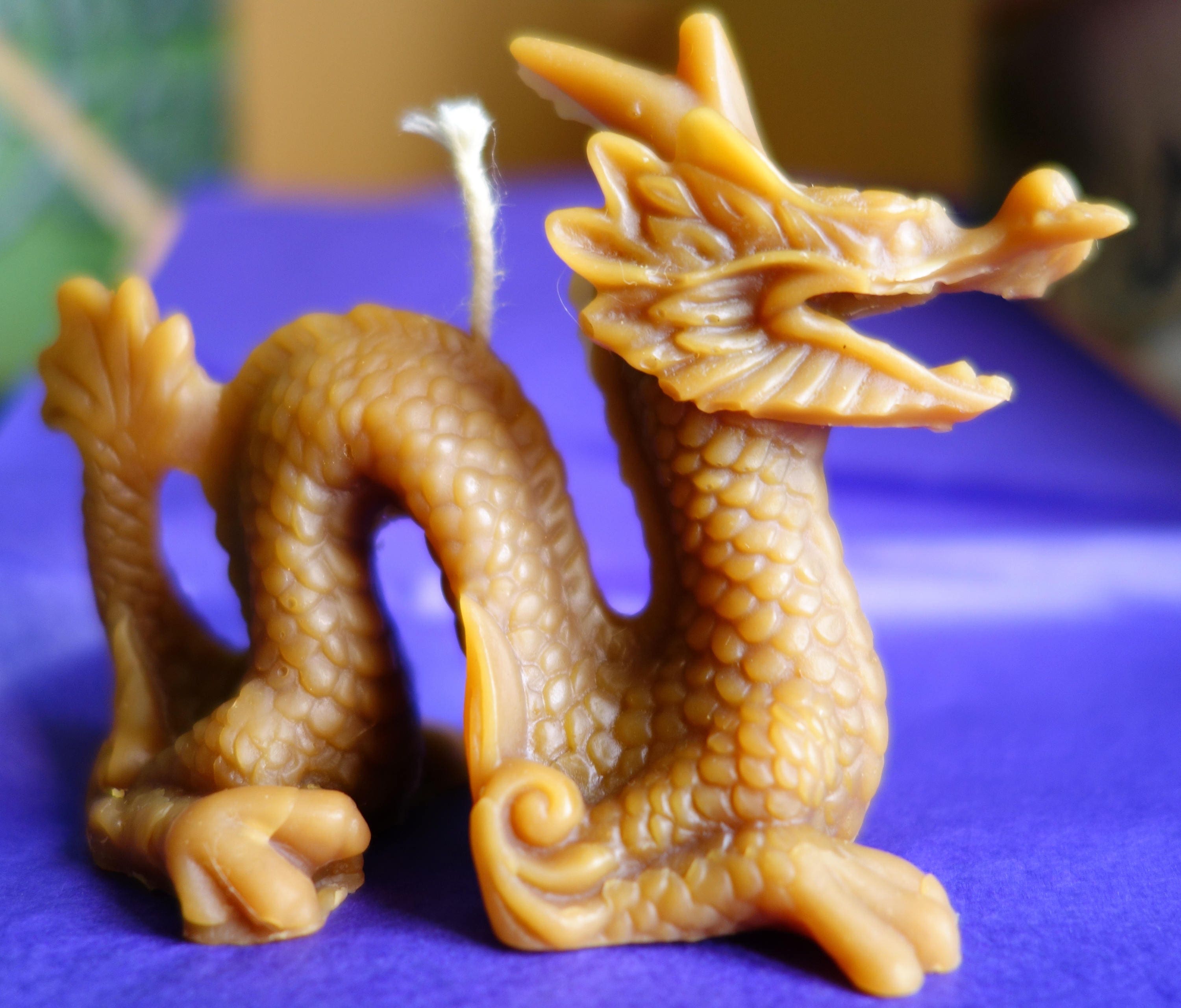 Bougie en Pure Cire d'abeille Dragon