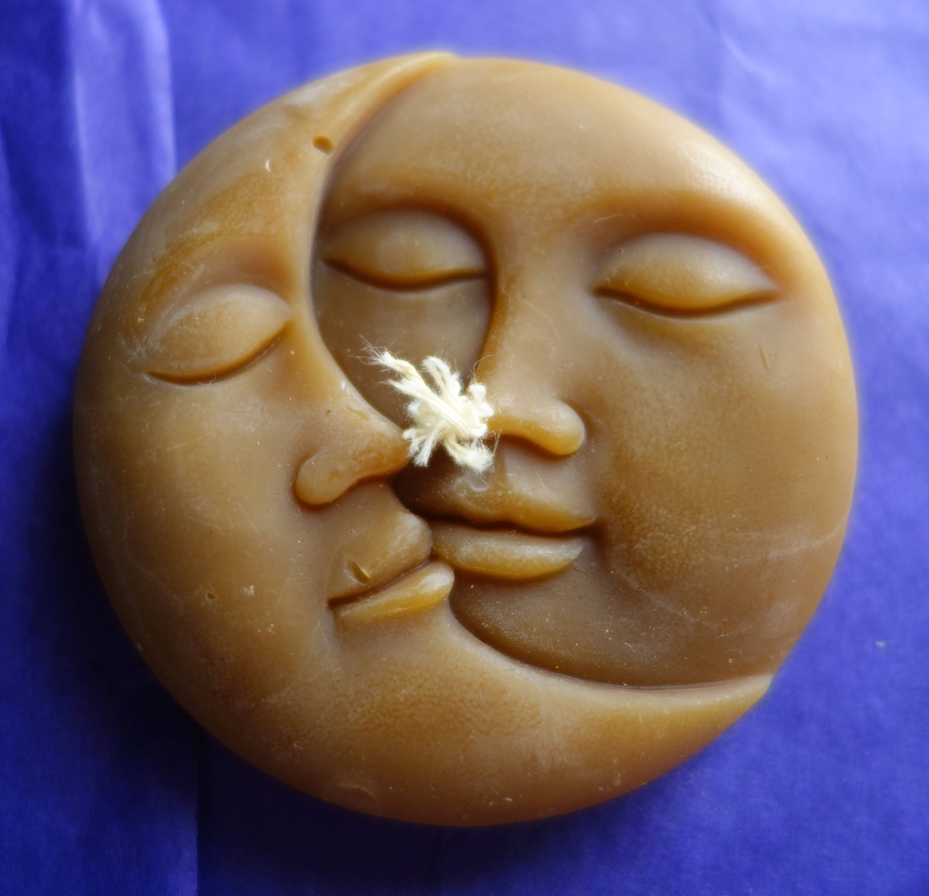 Macaron de Cire Naturelle d'abeille, Lune Aux 2 Visages