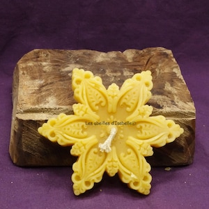 &quot;Star Snowflake&quot; candle in pure beeswax