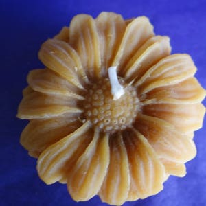 &quot;Sunflower flower&quot; natural beeswax candle