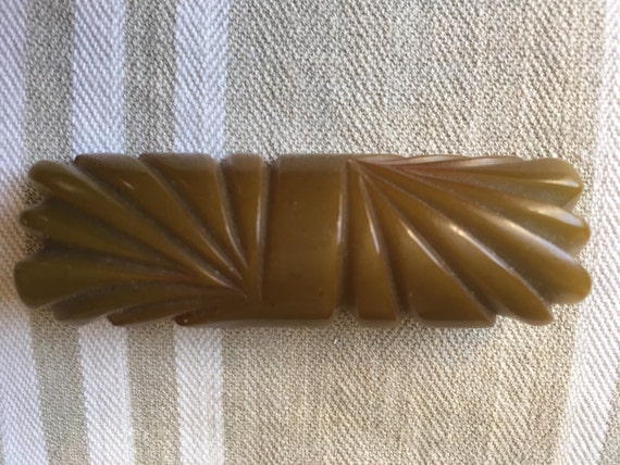 Bakelite Pin Moss Olive Green Tropical Hawaiian 30