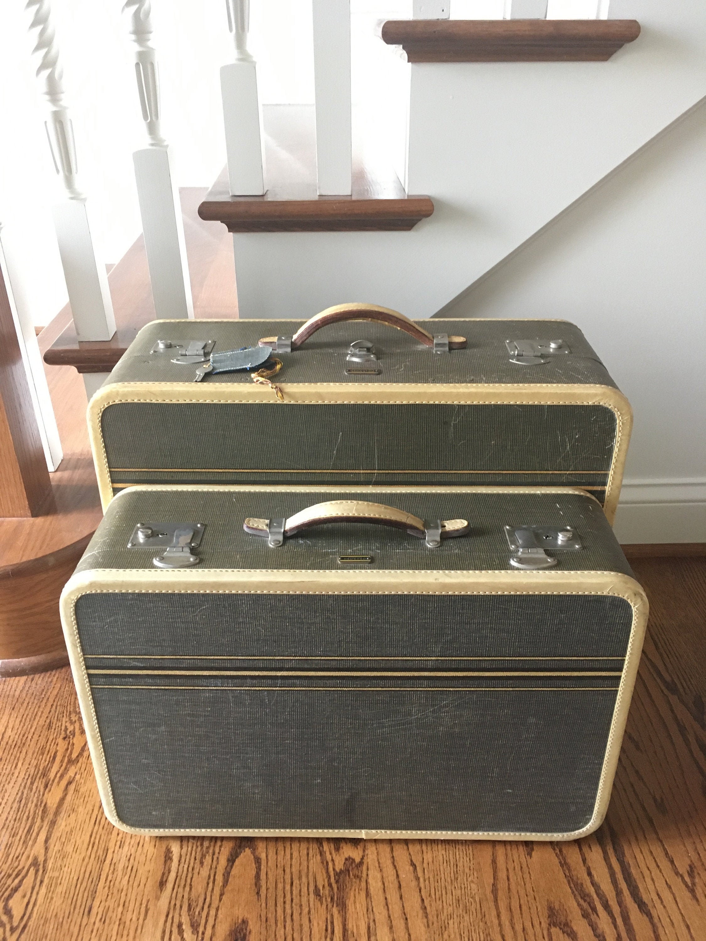 Vintage Suitcase Set Oshkosh Green Tweed Stripe Excellent 