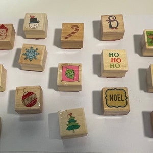 Lot of 15 Small Christmas Stamps Noel Gifts Ho Ho Ho *USED*