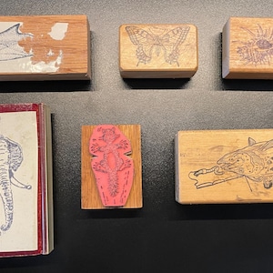 Set aus 5 Stempeln *BENUTZTE* Gummistempel Tiere Schmetterling Fische Katze Elefant Delfin