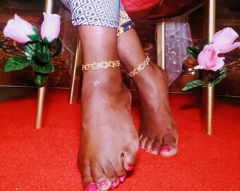 Big ebony feet