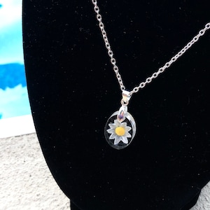 Daisy Pendant