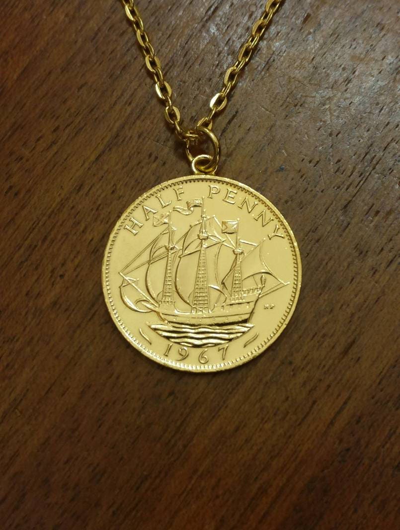 Vtg 1967 Queen Elizabeth Half Penny Coin Gold Tone Belt Golden Hind Galleon s-l400.jpg main image 2