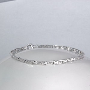 Tiny silver meander bracelet