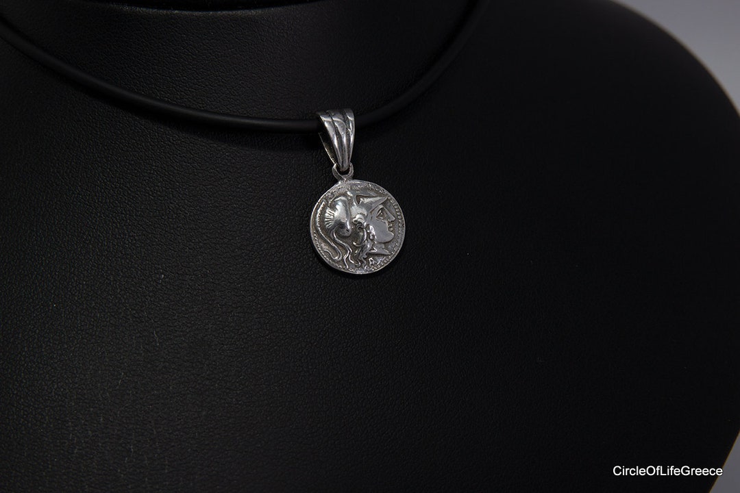Pendentif Déesse Kaali Maa En Argent Plaqué Or 22 Carats (925/1000) - Saphir Créé, Design Détaillé - Cadeau Spirituel