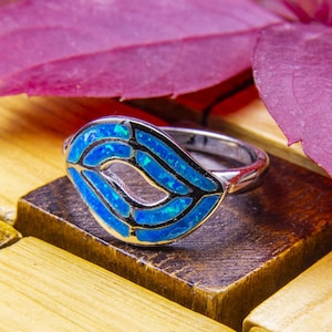 Anneau de feuille d’opale, anneau argenté d’opale