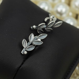 Tiny Olive Branch Earrings, Sterling Silver Earrings, Olive tree branch earrings, Greek Jewelry, Silber Olivenzweig