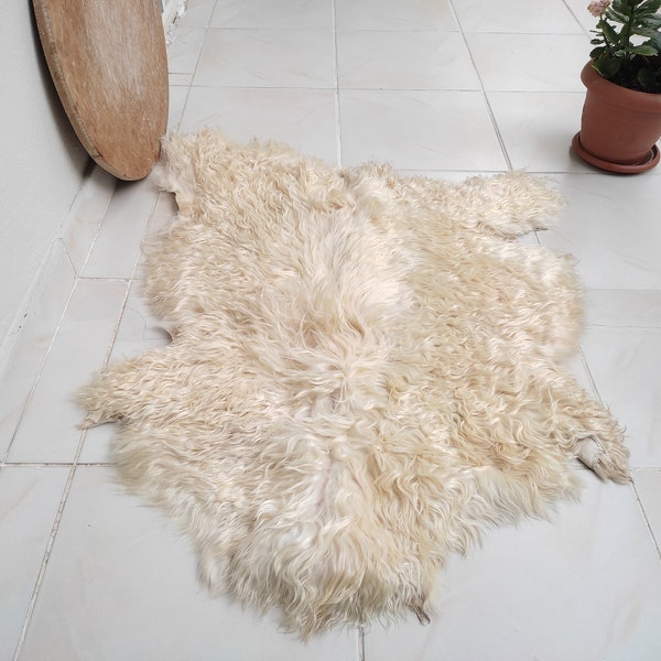 2.3x3.2 neutral goatskin,home decor,leather rug,wool rug,goatskin rug,neutral rug,beige rug,bohemian rug,area rug,floor rug,soft goat wool