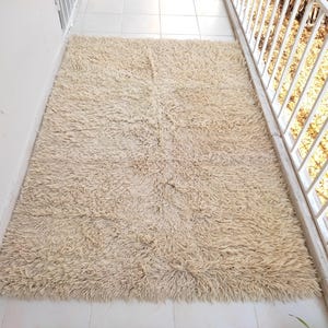vintage tulu rug,4x7 rug,7x4 flokati rug, mohair rug,tulu rug,vintage shaggy rug, neutral rug,beige rug,handknotted rug,turkish rug,area rug