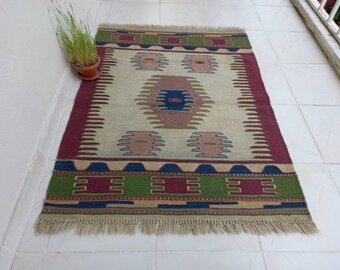 Vintage Turkish Kilim Rug: Handwoven Wool Bohemian Area Rug (3.9x2.9 Ft)