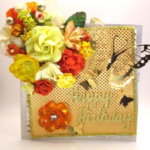 Lindos florais artesanais de feliz aniversário, amarelos e laranja, borboletas douradas, 3D, enfeitados