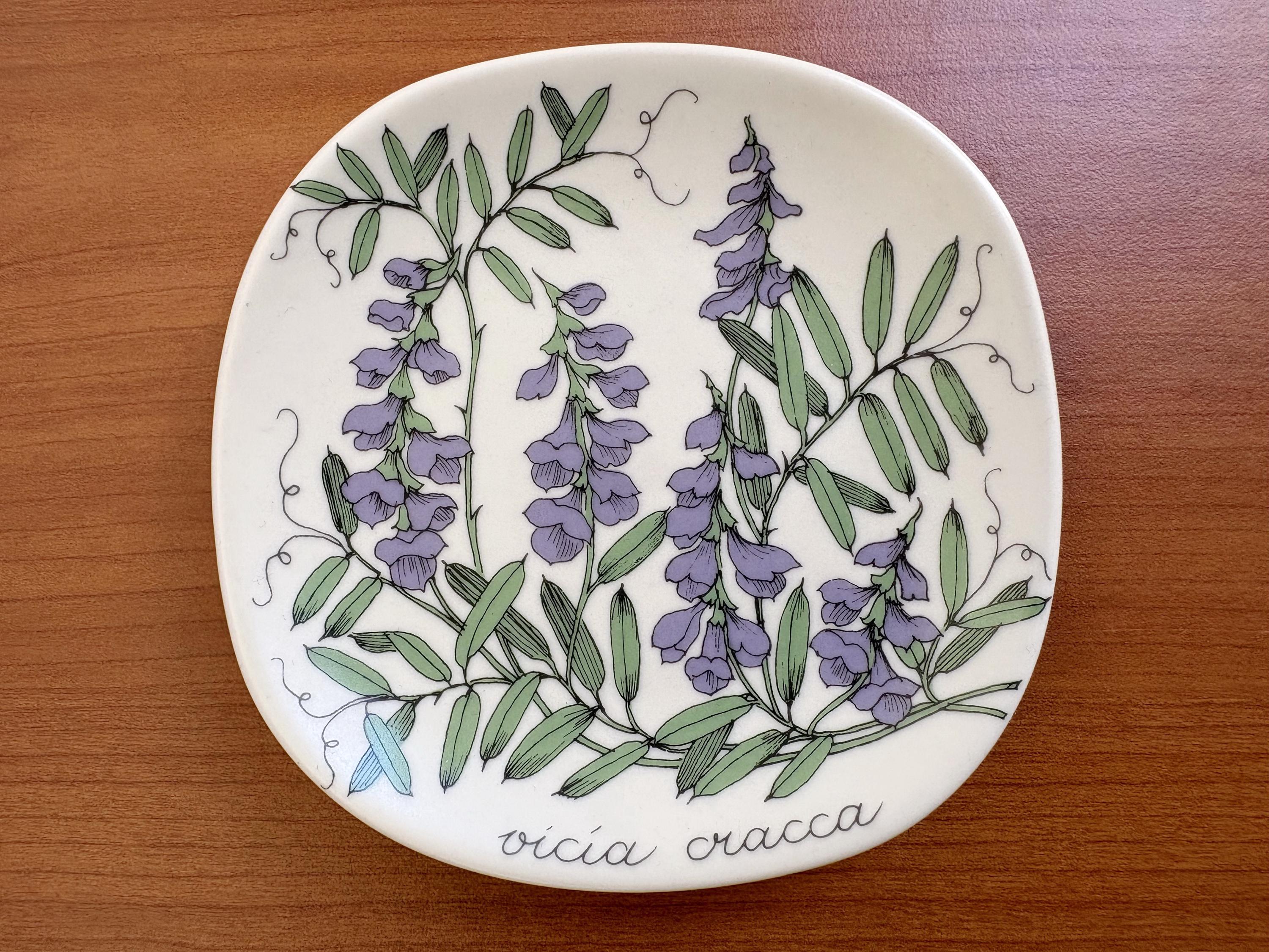 Arabia Botanica Small Plate / Wall Decoration, Designed by Esteri