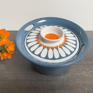 Figgjo Flint Daisy dish / casserole with lid number 12001, Turi design made in Norway, Figgio Flint