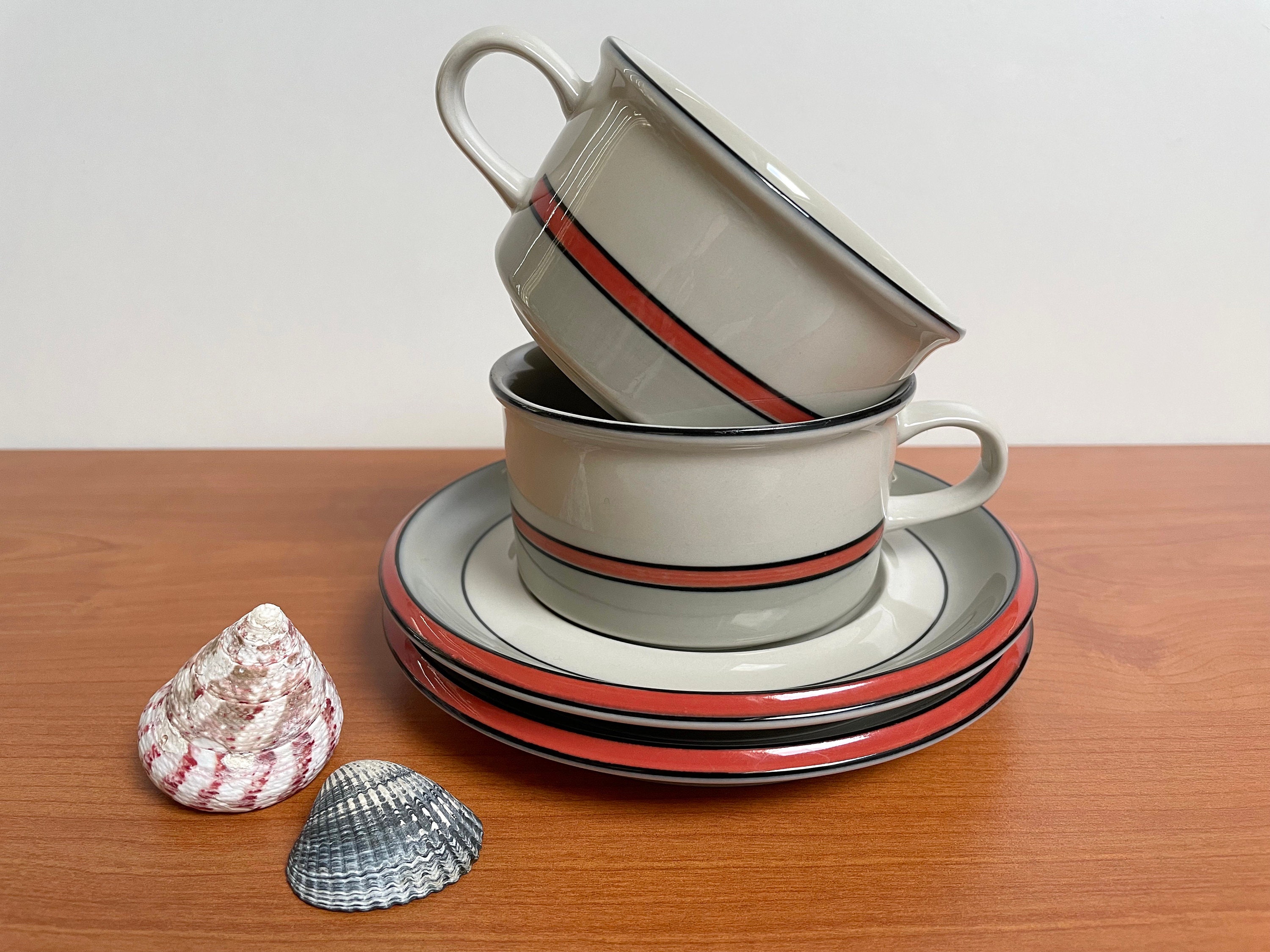 Arabia Aslak Tea Cup and Saucer, Designed by Inkeri Leivo, Made in