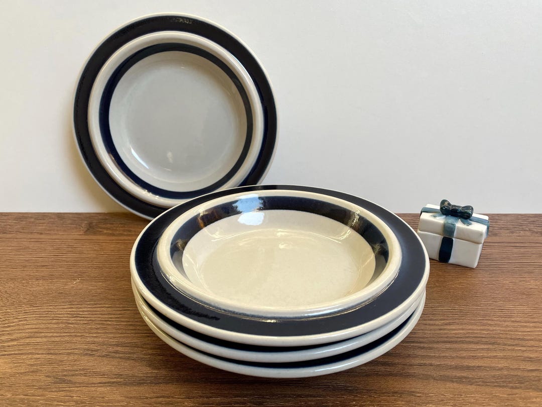 Arabia Anemone 4 Deep Plates / Soup Plates, Designed by Ulla
