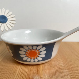 Figgjo Flint Daisy dish / bowl with handle, Turi design, made in Norway, Figgio Flint