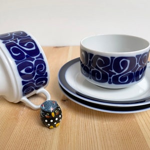 Mosa Maastricht vintage tea cup with saucer with a nice retro motif, made in the Netherlands