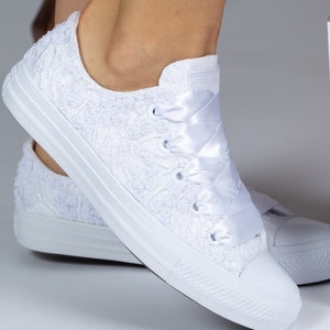 VENTE Converse de mariage ivoire, chaussures Converse personnalisées pour la mariée, mariée personnalisée pour mariage image 1