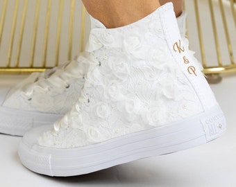 VENTE Converse pour la mariée, baskets montantes ivoire pour mariage, chaussures personnalisées pour la mariée Chaussures Converse personnalisées avec roses et dentelle