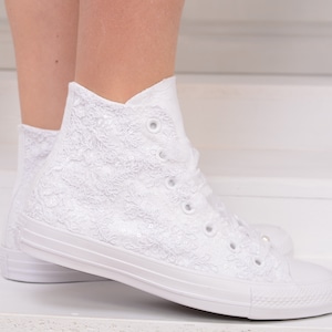 Zapatillas Converse blancas de lujo con encaje para boda, zapatillas Converse personalizadas para novia, zapatillas altas para novia con encaje de Dubái