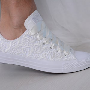 Ivory Wedding Converse For Bride, Custom Converse Shoes For Wedding, Personalized Bridal Low top Tennis Shoes with Dubai Lace
