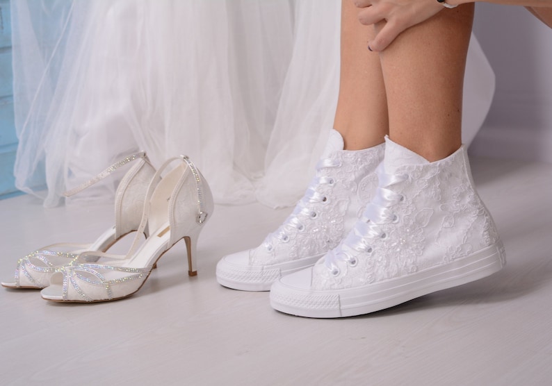 Zapatillas de boda blancas de lujo para novia, top alto converse de encaje, zapatillas altas nupciales con encaje de Dubai imagen 6