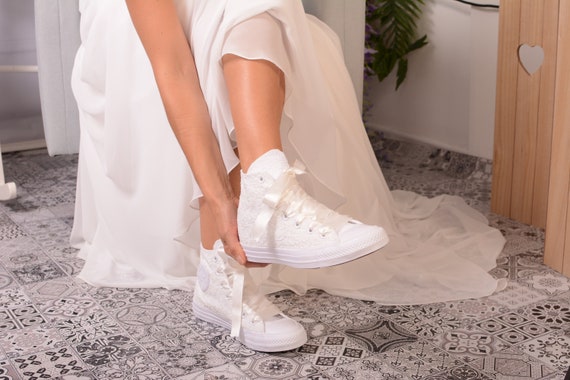 wedding in converse shoes